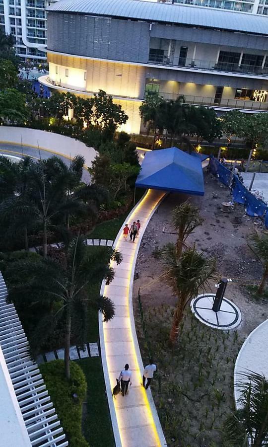 Azure C7 Balcony, Wifi, Near Mall Airport Манила Екстериор снимка