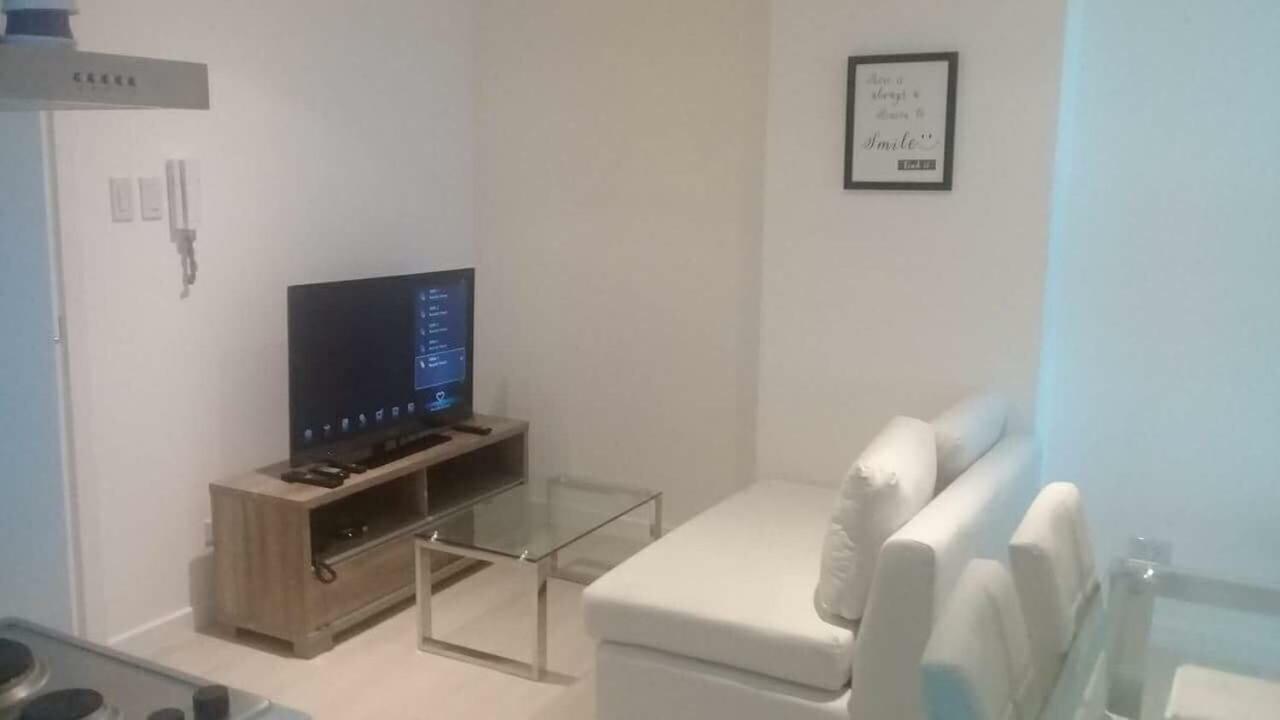 Azure C7 Balcony, Wifi, Near Mall Airport Манила Екстериор снимка